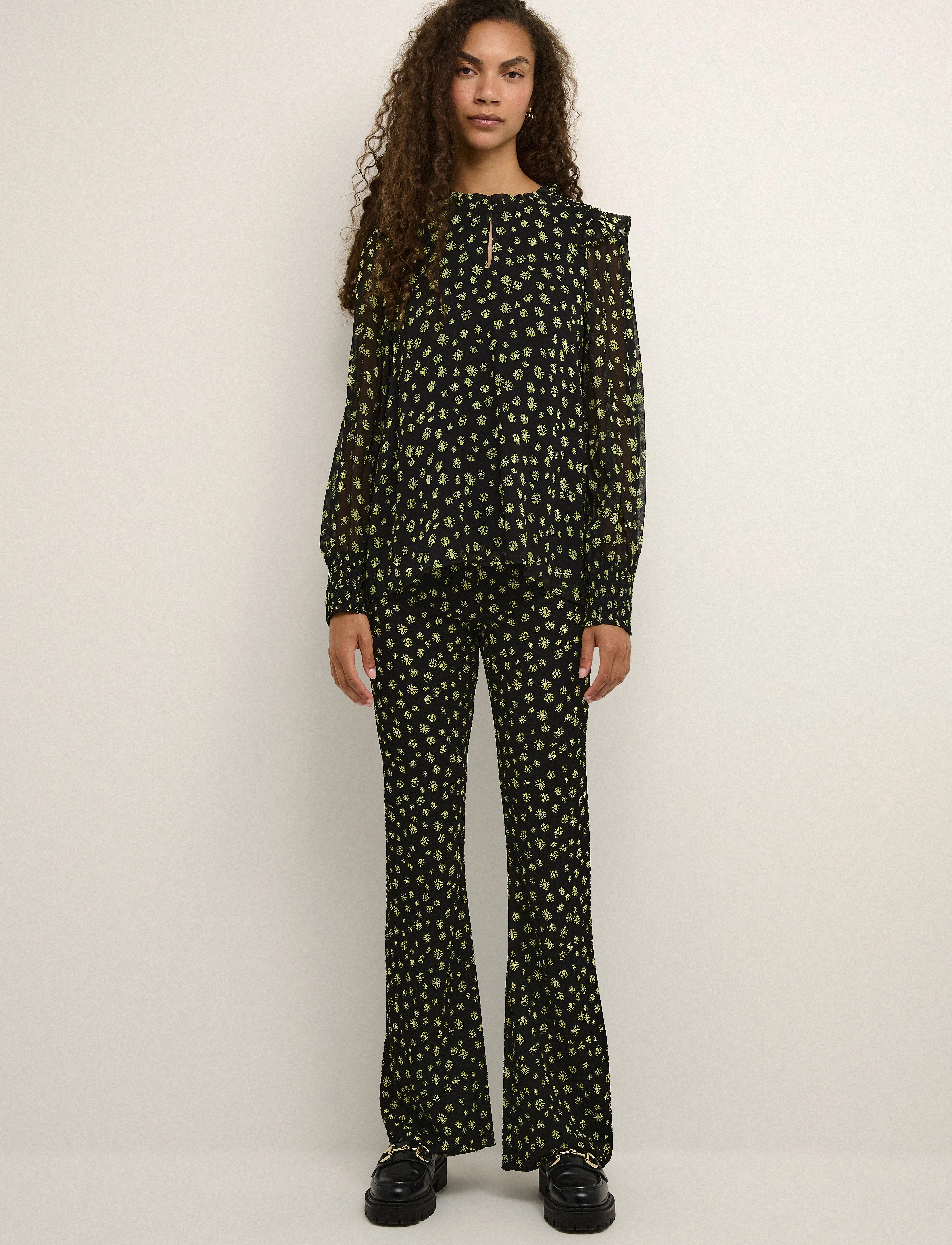 Karen By Simonsen - HarperKB Flared Leggings - pantalons évasés - petite lime flower - 3