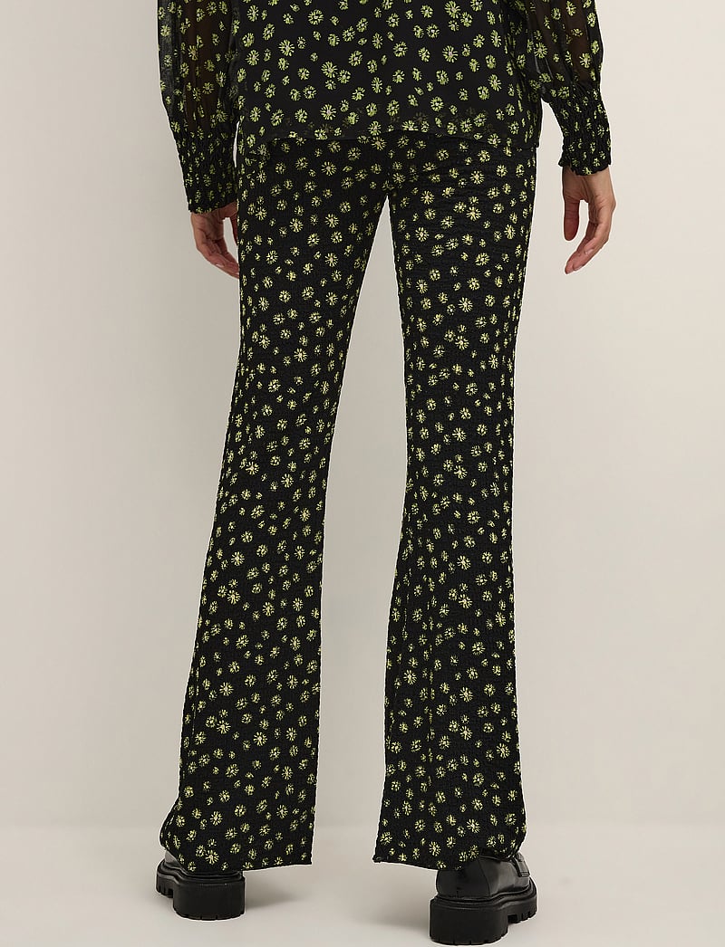 Karen By Simonsen - HarperKB Flared Leggings - alt laiad püksid - petite lime flower - 4