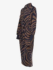 Karen By Simonsen - HiljaKB Dress - marškinių tipo suknelės - night sky zebra - 3