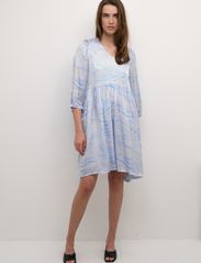 Karen By Simonsen - InesKB Dress - festtøj til outletpriser - ocean wave - 3