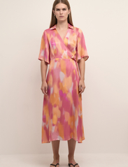 Karen By Simonsen - IdrisKB Long Dress - slå-om-kjoler - pink sun beam - 2