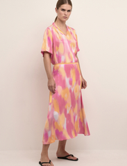 Karen By Simonsen - IdrisKB Skirt - satinnederdele - pink sun beam - 3