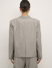 Karen By Simonsen - KathrineKB Blazer - festklær til outlet-priser - opal gray melange - 4