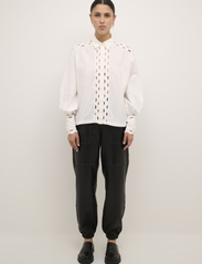 Karen By Simonsen - KuellaKB Shirt - langærmede skjorter - bright white - 3