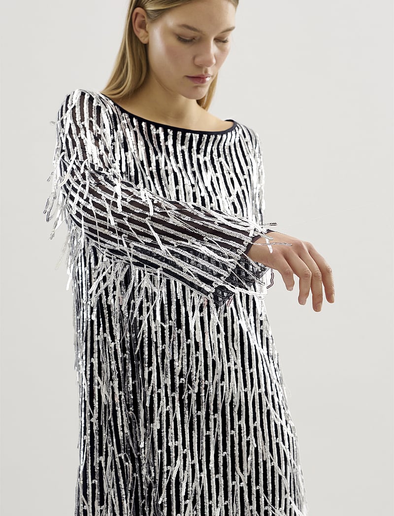 Karen By Simonsen - KBSandie Dress - litterkleidid - silver - 0