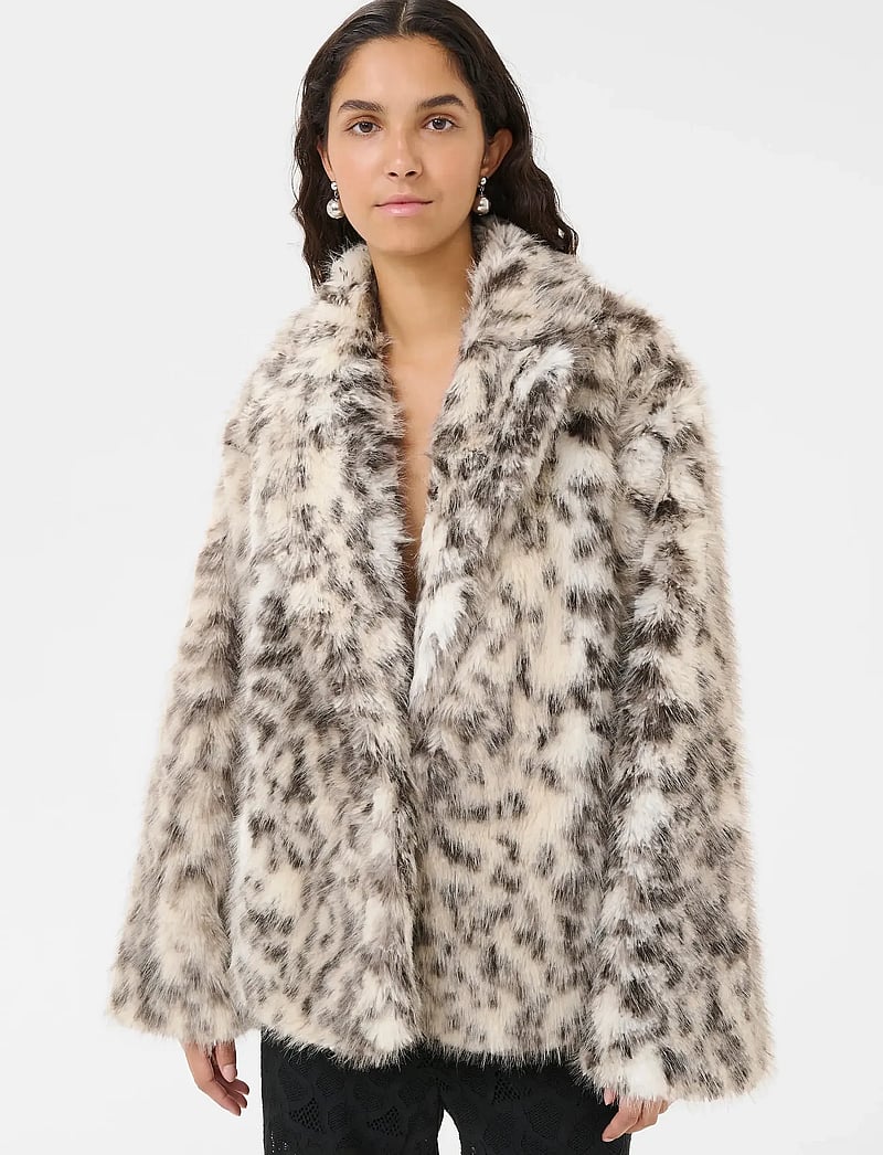 Karen By Simonsen - KBAmira Fur Coat - faux fur jakker - white and black fur - 0