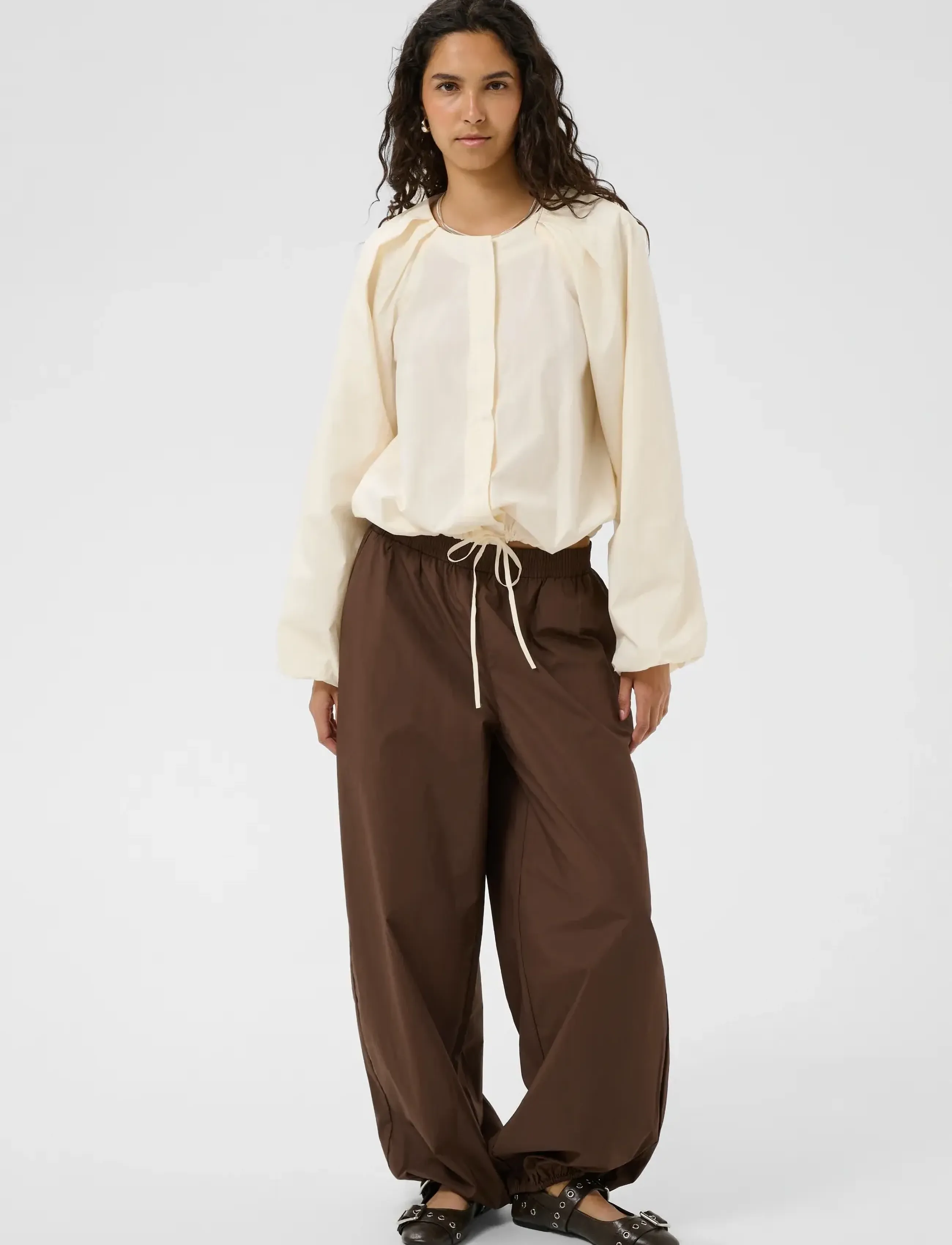 Karen By Simonsen Kbvicky Balloon Pants chinos dam – bild 2
