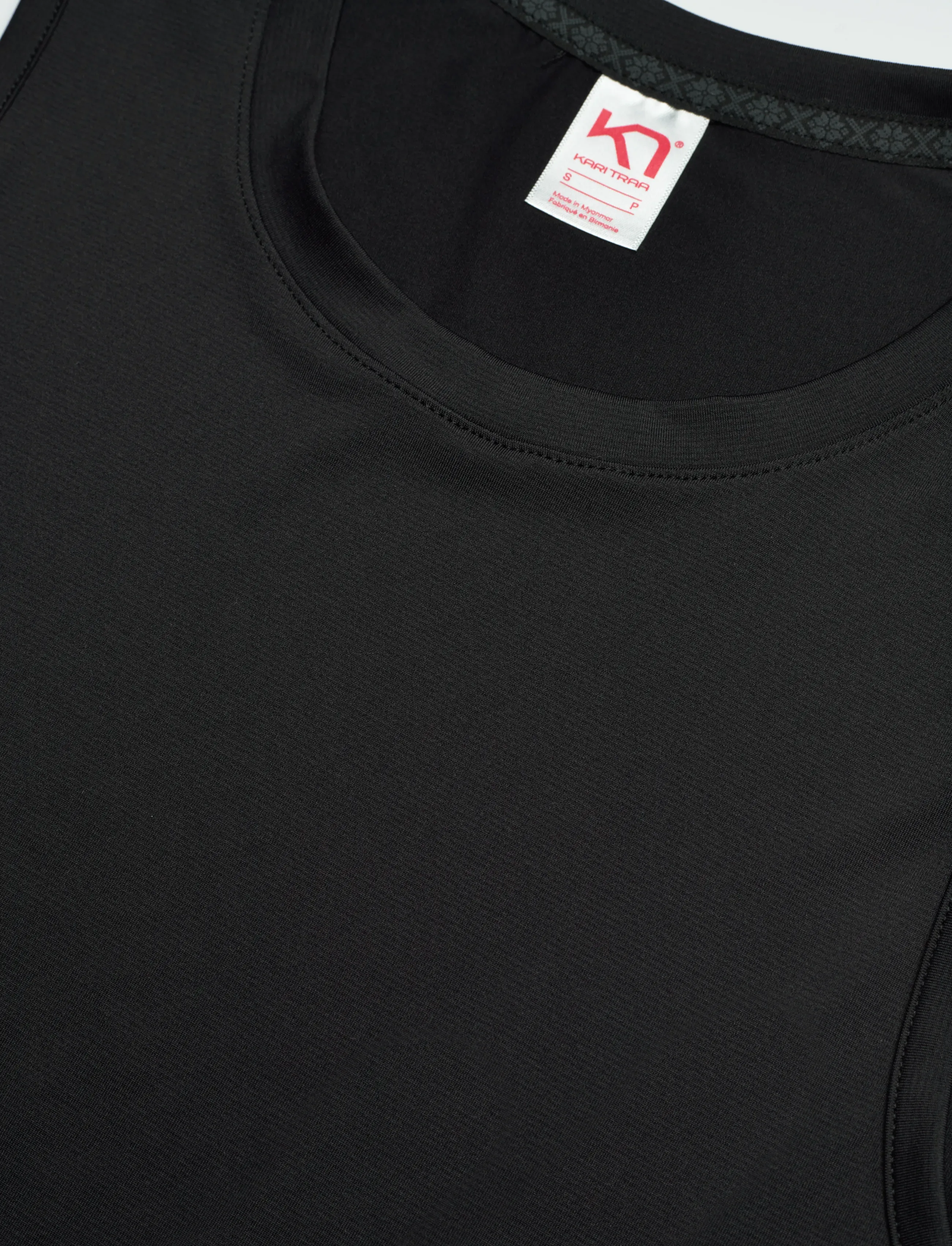 Kari Traa - AVA TANKTOP - zemākās cenas - black - 4