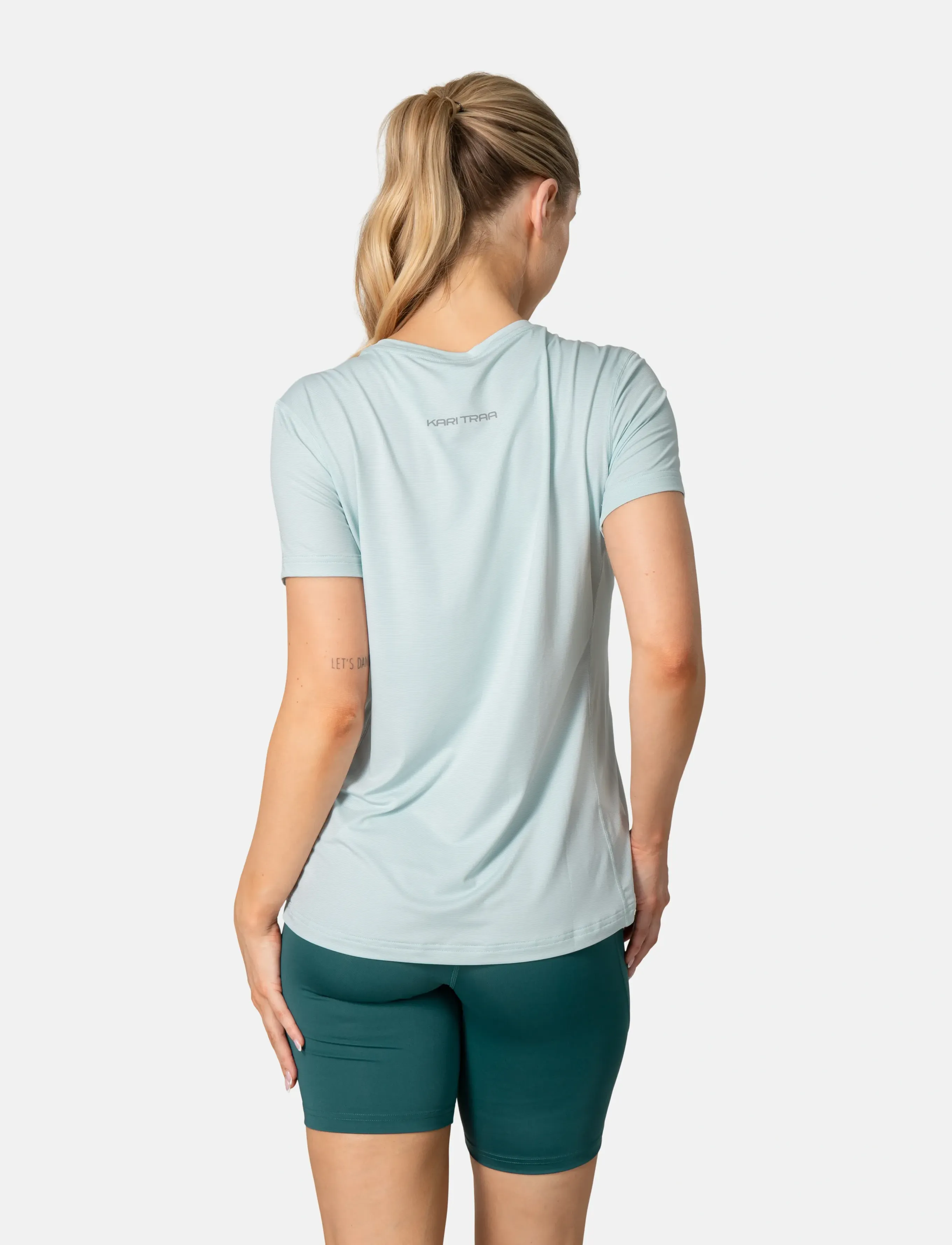 AVA TEE 4