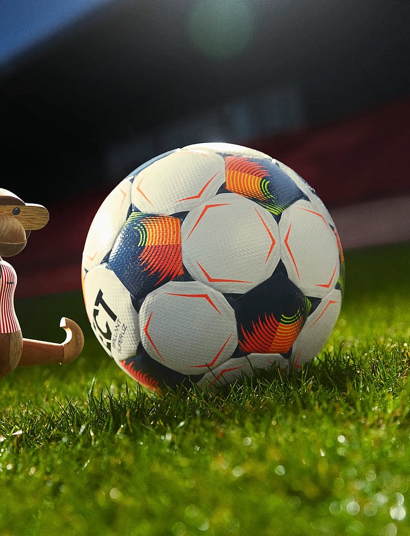 Kay Bojesen - Monkey x DBU 86 Away mini teak/limba - holzfiguren - teak/limba - 5