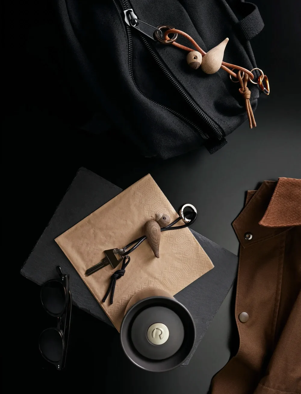 Kay Bojesen - Fågel guld nyckelring med naturläder ek - accessoarer - oak - 3