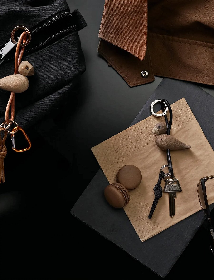 Kay Bojesen - Bird Gold Keychain with Natural Leather oak - schlüsselanhänger - oak - 3