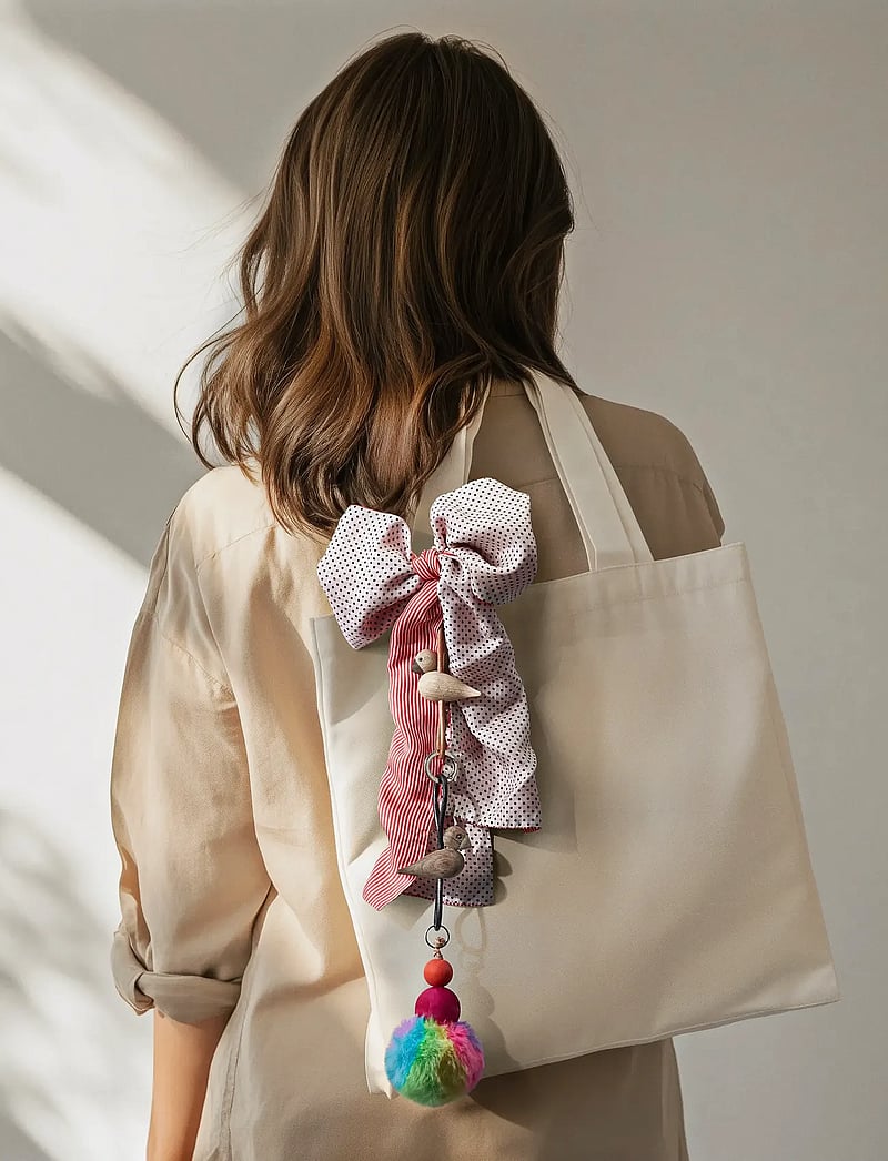 Kay Bojesen - Bird Gold Keychain with Natural Leather oak - schlüsselanhänger - oak - 5