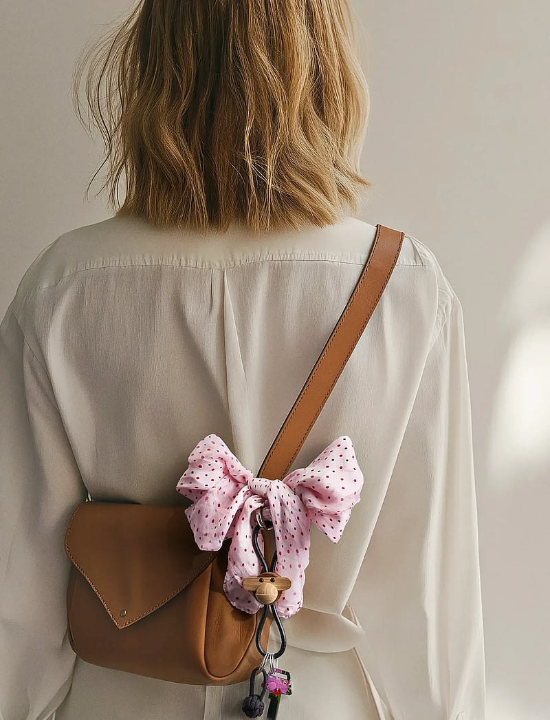 Kay Bojesen - Monkey Silver Keychain with Black Leather teak/limba - key chains - teak/limba - 3