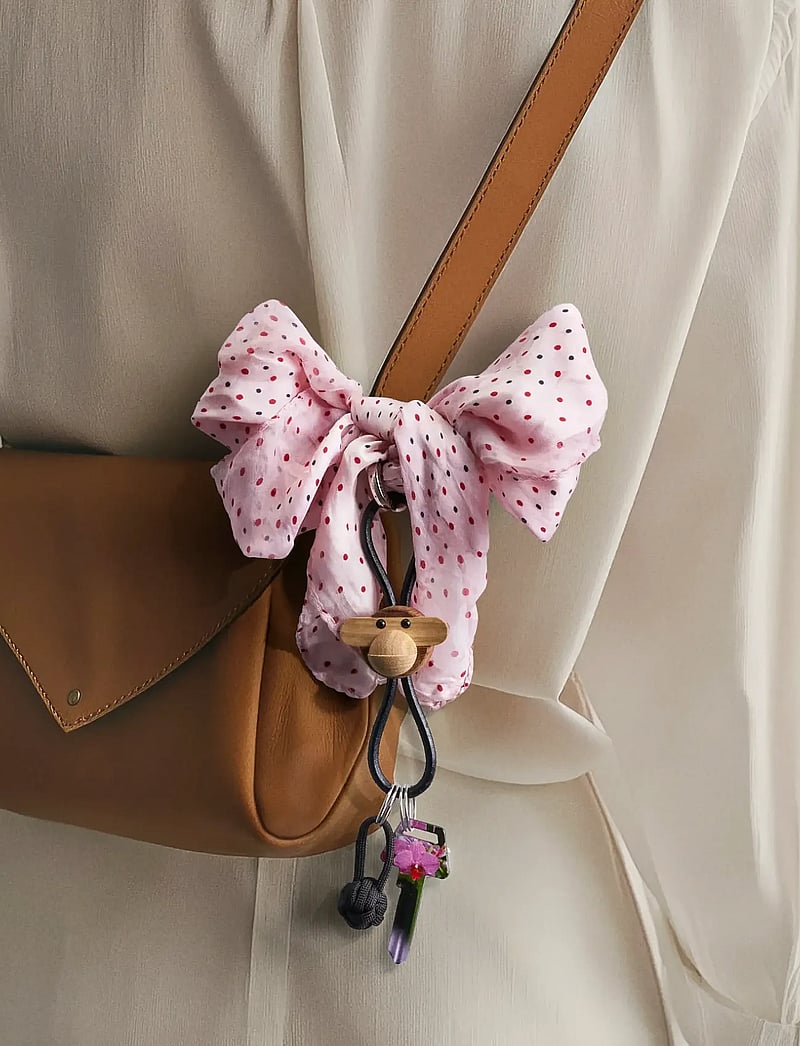 Kay Bojesen - Monkey Silver Keychain with Black Leather teak/limba - key chains - teak/limba - 4