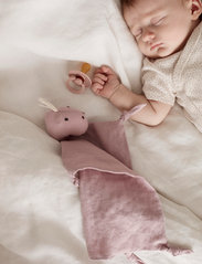Kid's Concept - Comfort blanket Dino linen pink NEO - nusseklude - light pink - 2