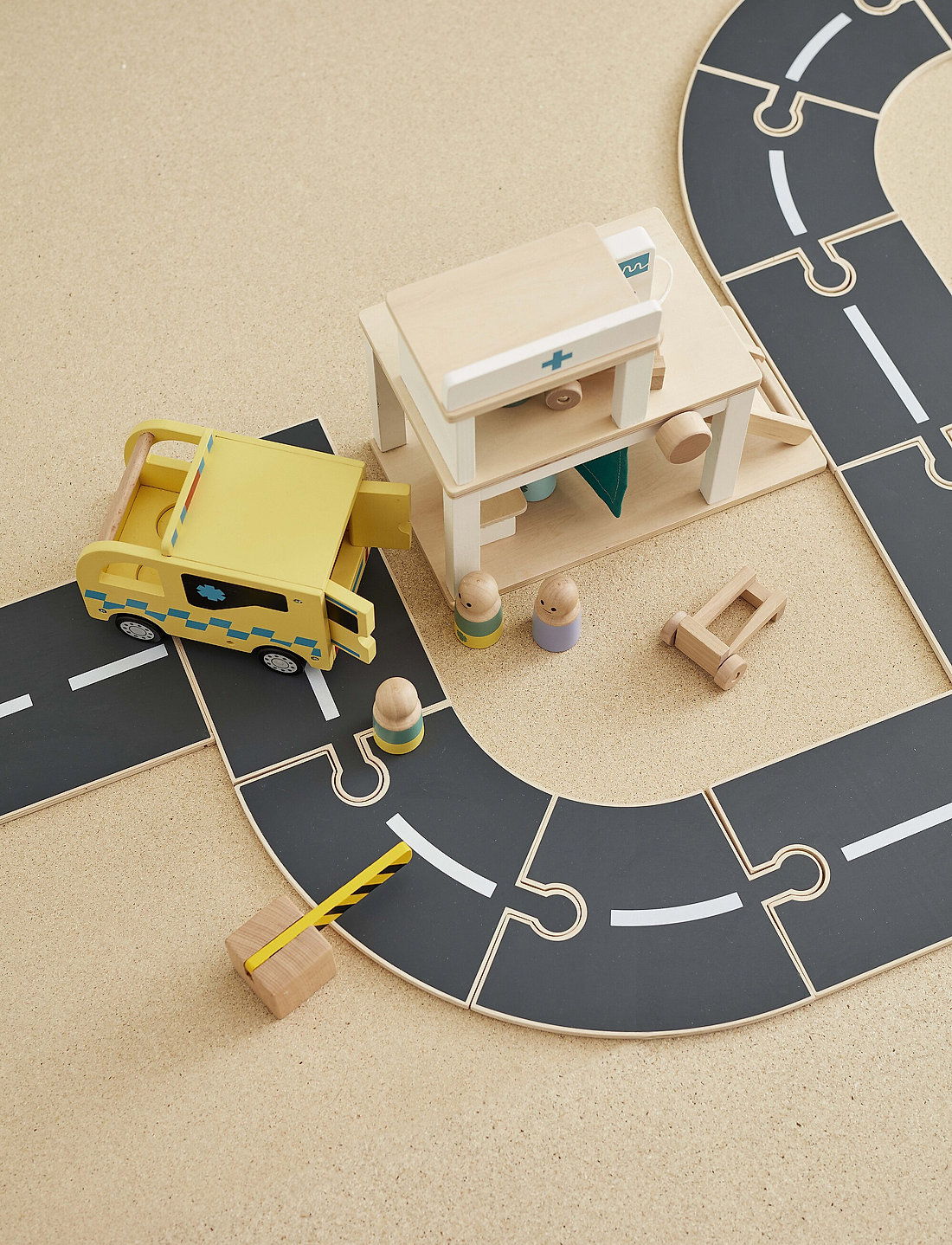 Kid's Concept - Ambulance AIDEN - holzfiguren - yellow - 5