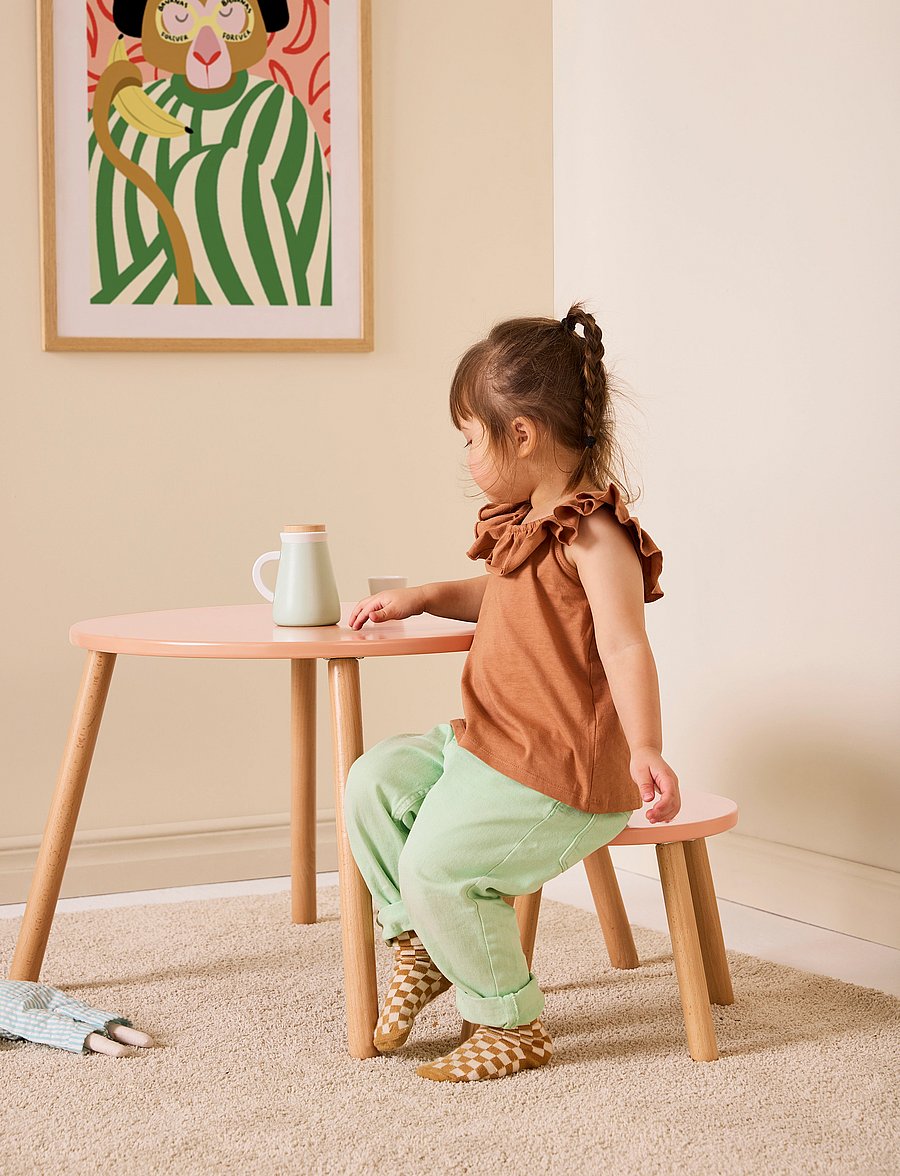 Kid's Concept - Stool and table set apricot - barnrumspaket - pink - 2