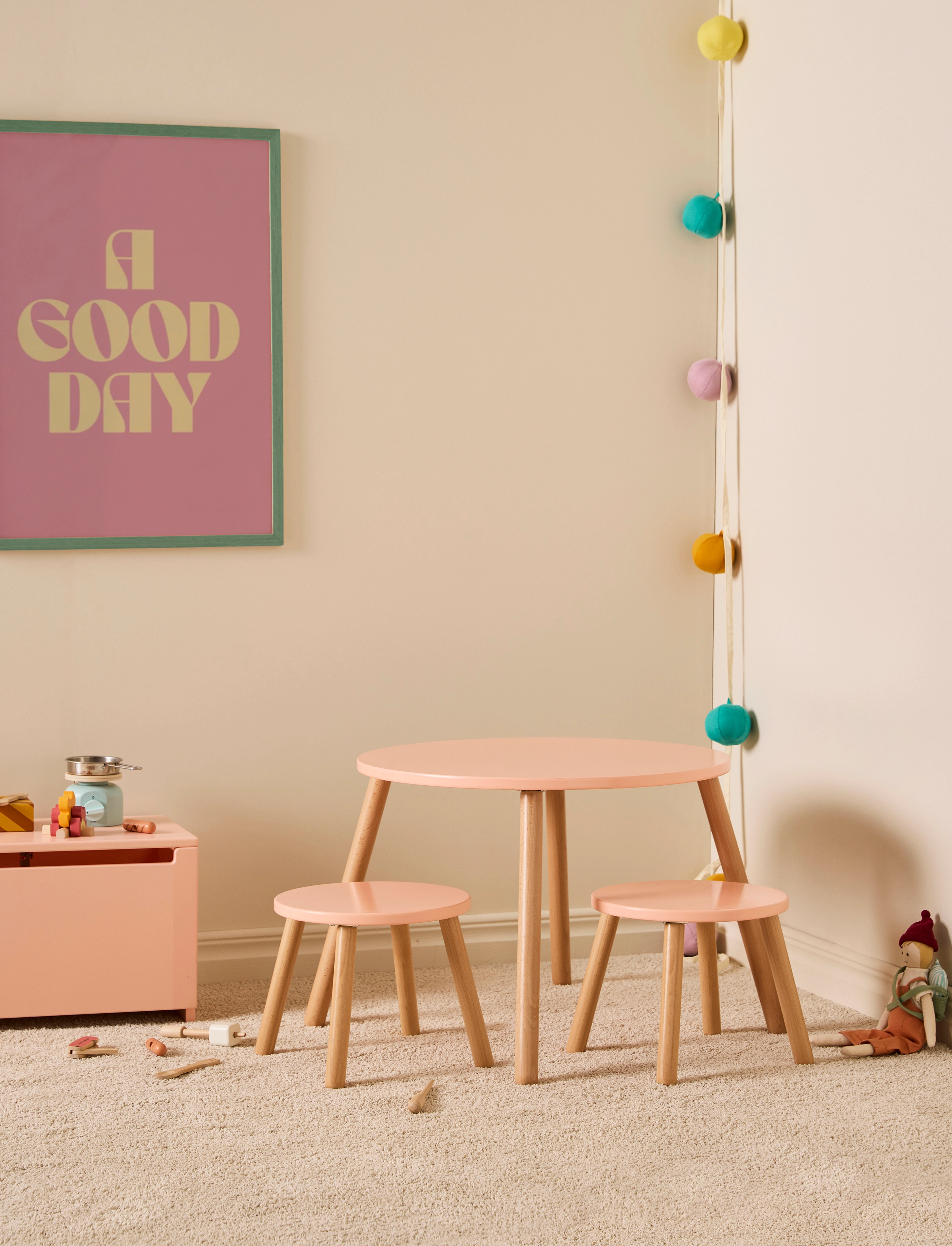 Kid's Concept - Stool and table set apricot - möbel - pink - 3