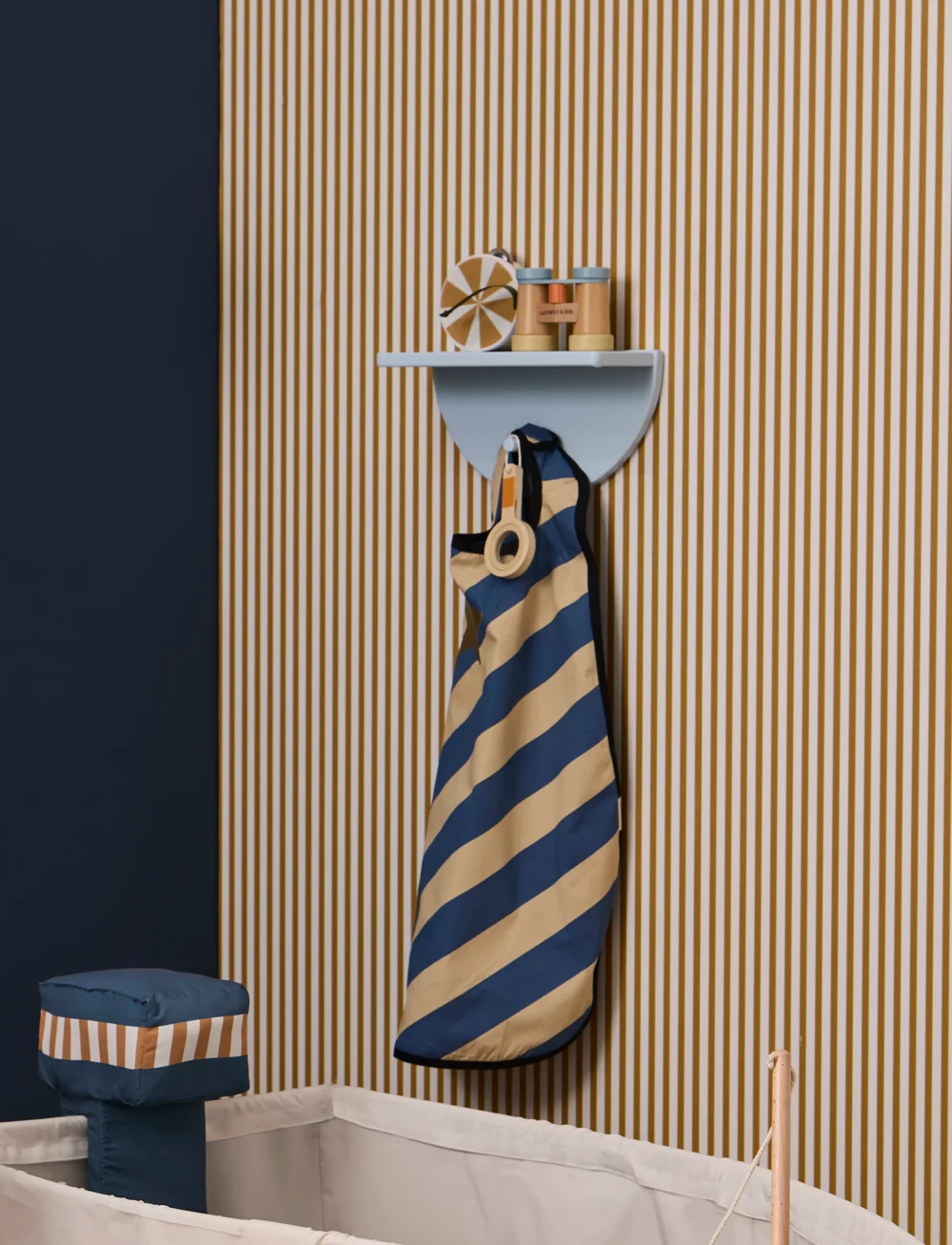 Kid's Concept - Shelf circle light blue STAR - regale - blue - 4