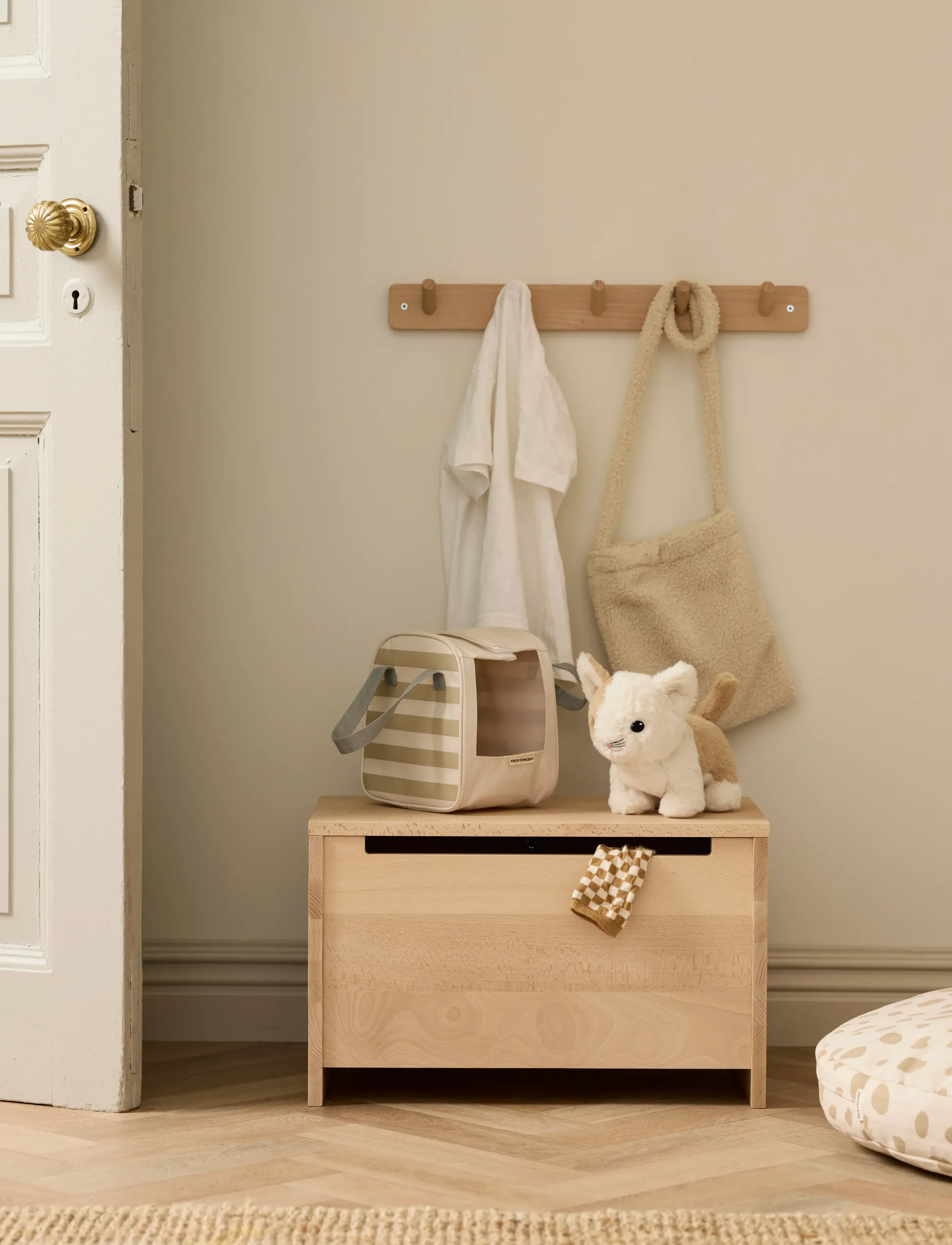 Kid's Concept Cat And Carrier Bag Hub, One Size, Soft Spielzeug, Beige - Stuffed Animals, Kinder