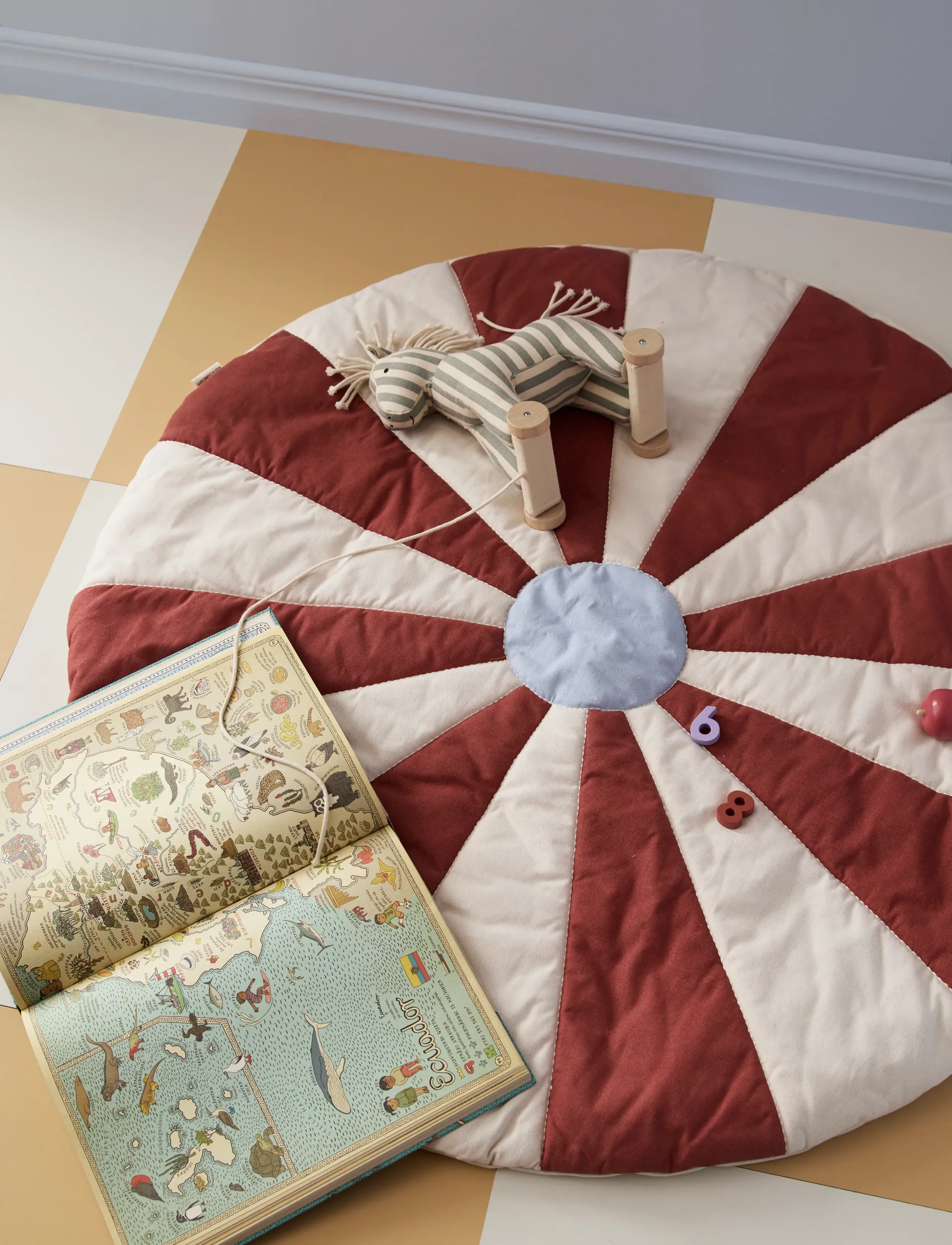 Kid's Concept Play Mat Circus Red, One Size, Rugs And Carpets, Creme - Round Rugs, Kinder
