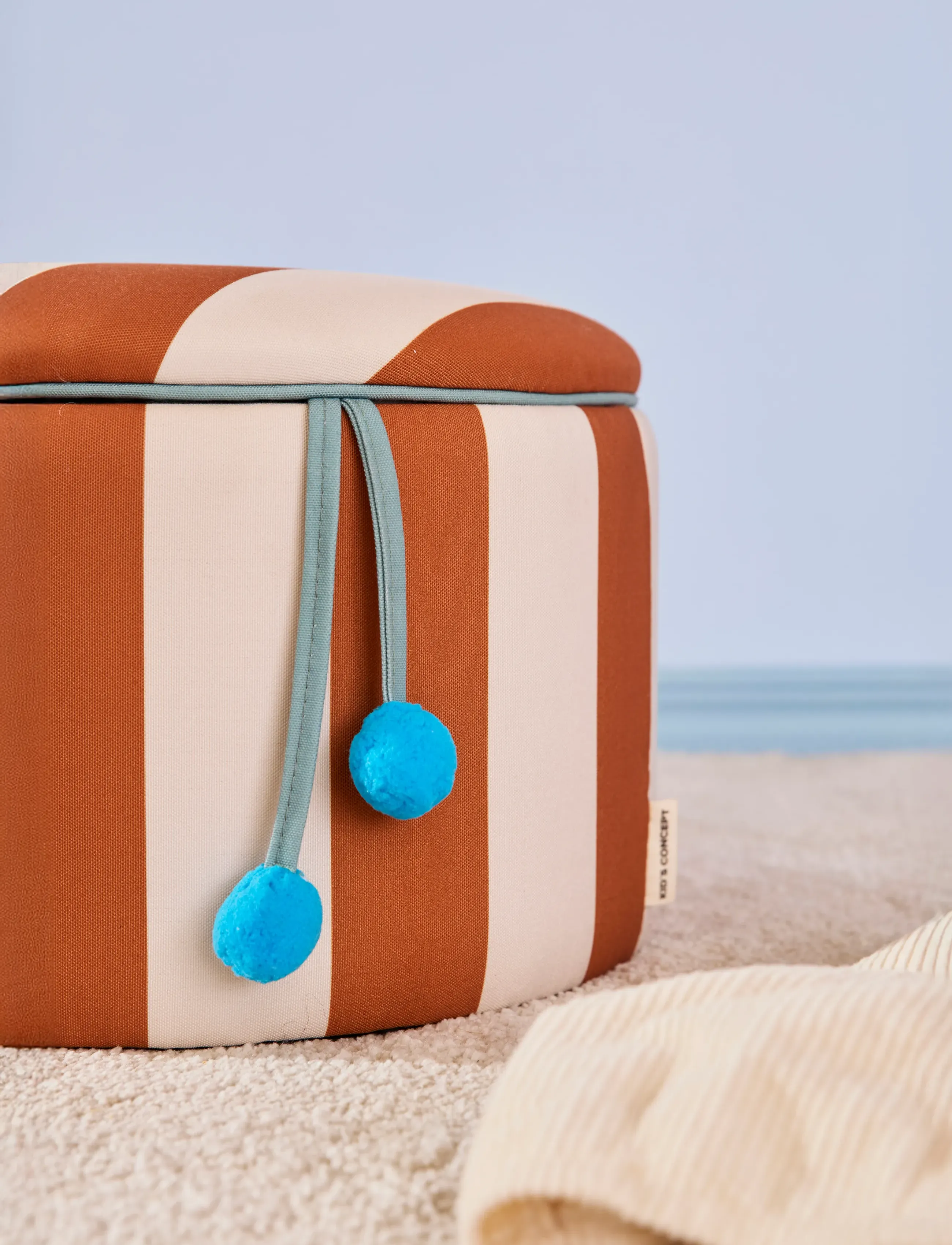 Kid's Concept - Pouffe cylinder with storage brown - puffer og lænestole - multi - 5