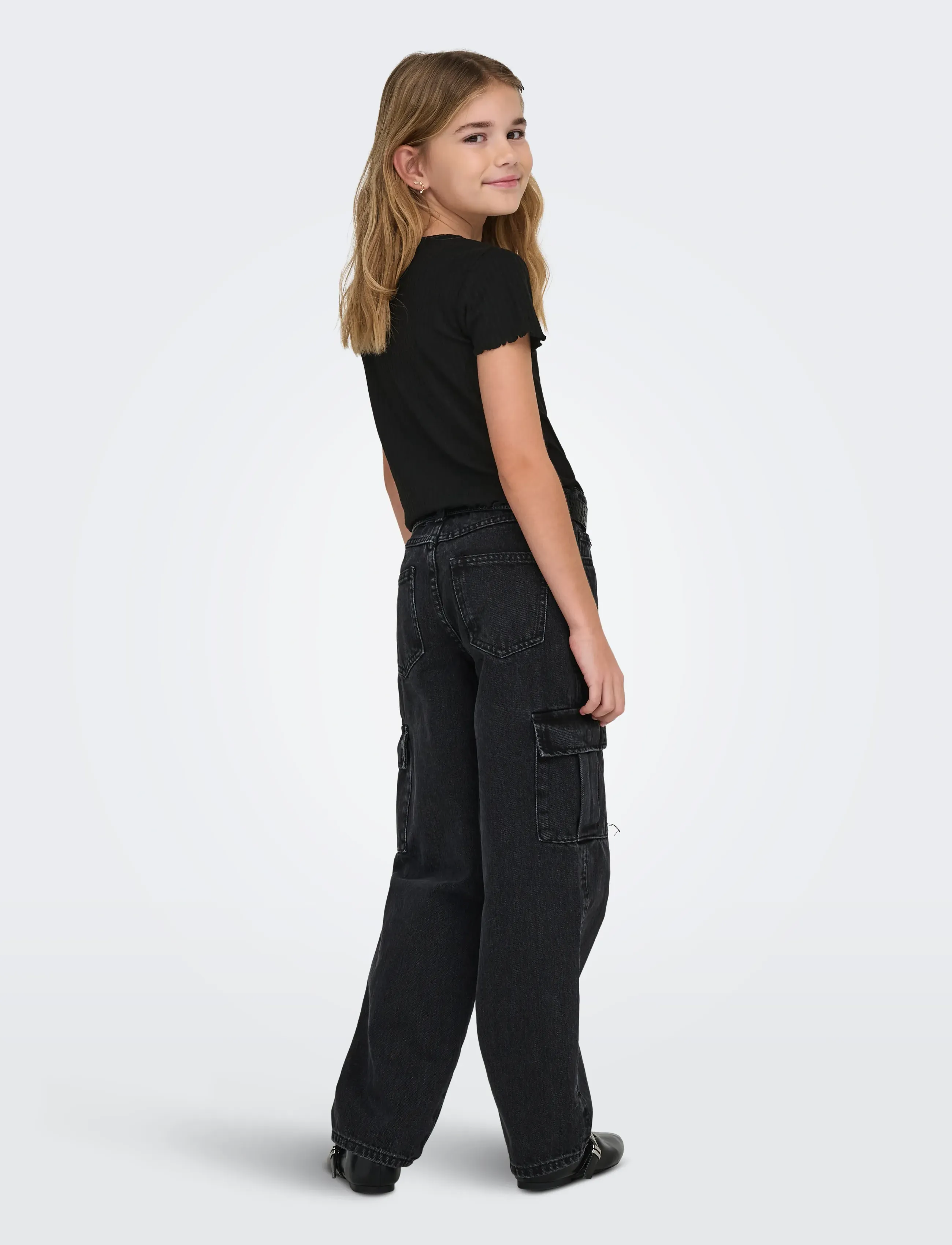 Kids Only - KOGNELLA S/S O-NECK TOP NOOS JRS - lühikeste varrukatega t-särgid - black - 3