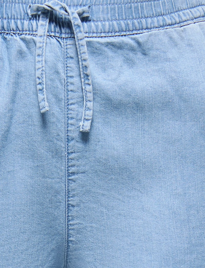 Kids Only - KOGPEMA DNM SHORTS NOOS - denim shorts - medium blue denim - 4