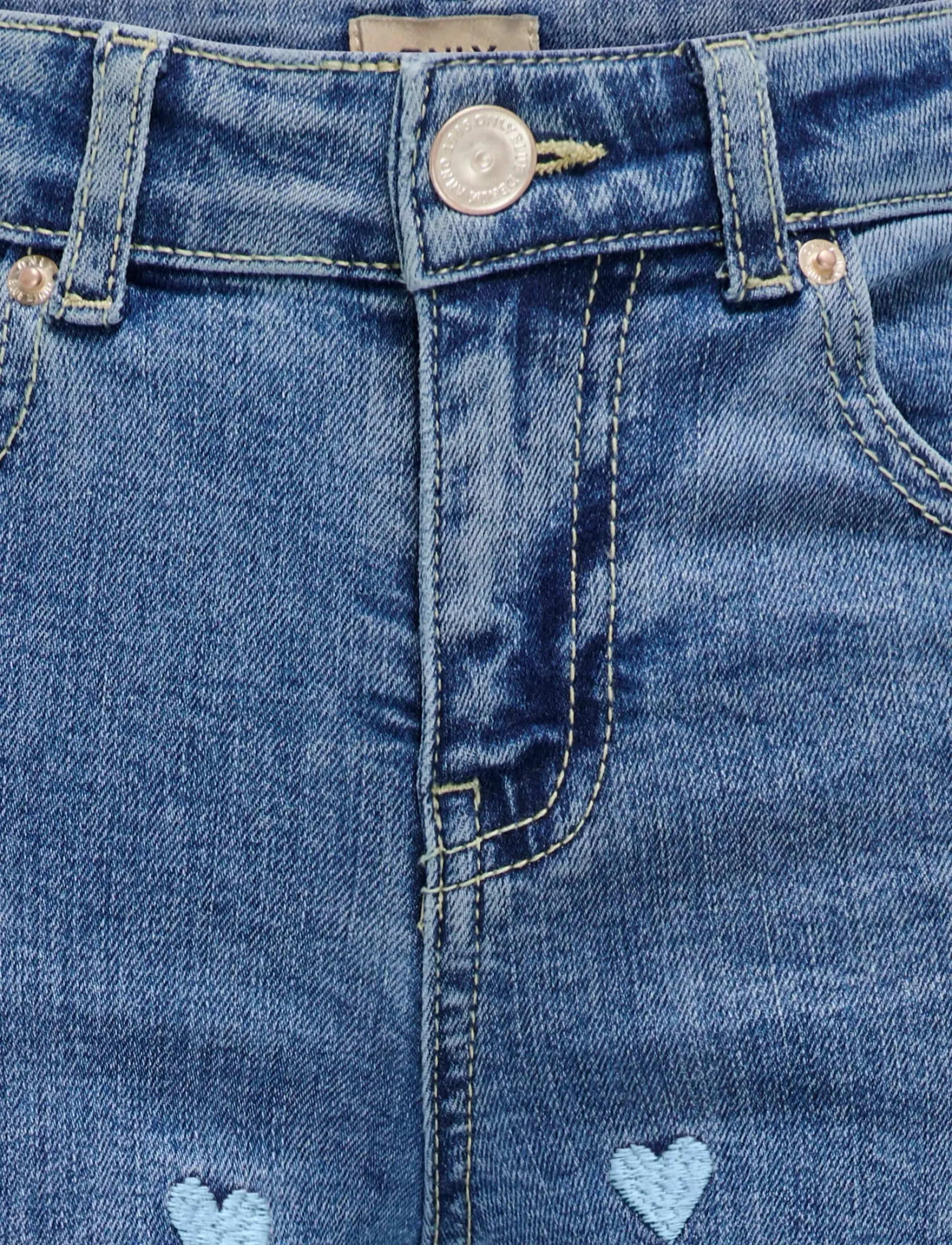 Kids Only - KOGJUICY WIDE LEG HEART EMB JEANS NOOS - pantalons larges - light medium blue denim - 2