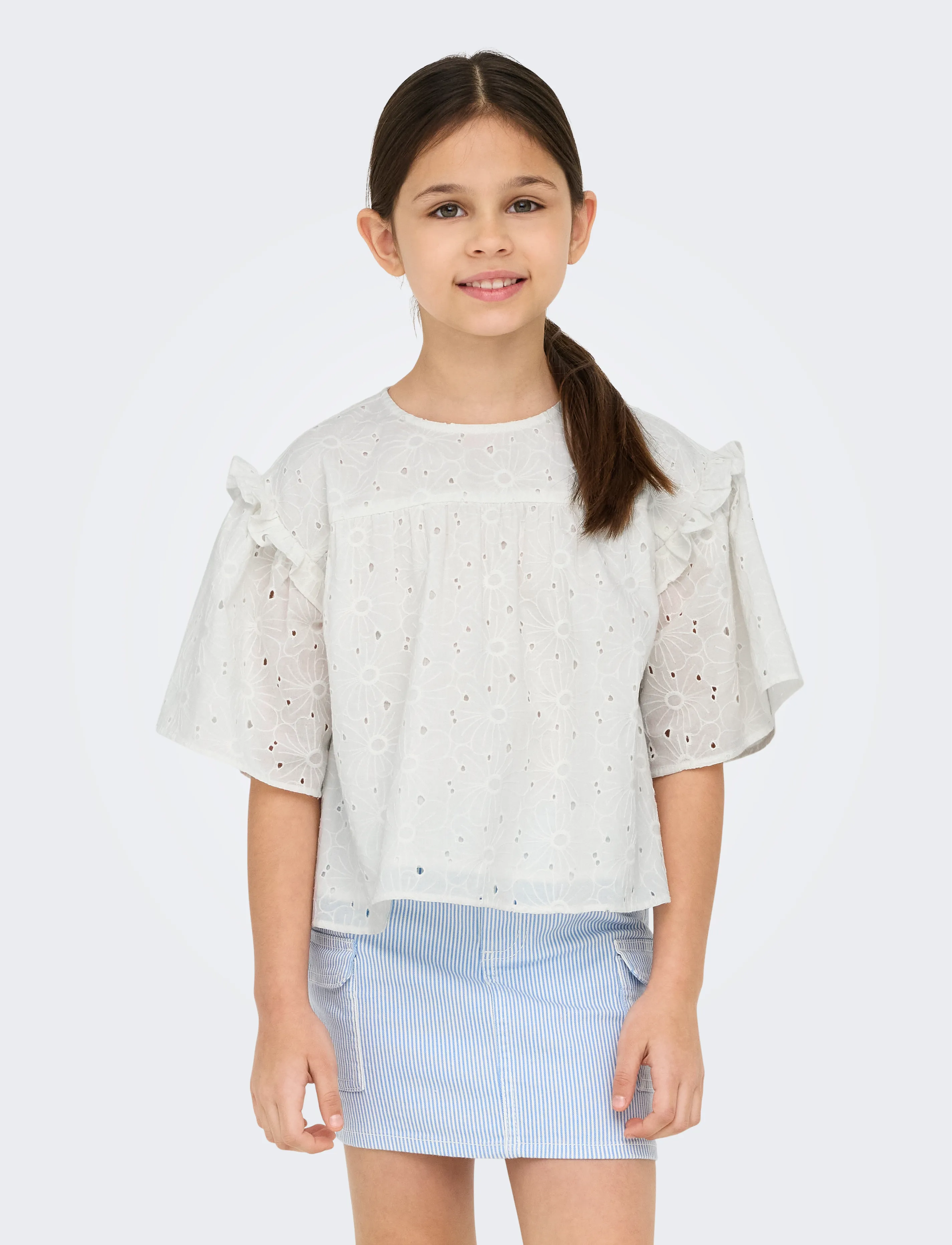 Kids Only - KOGDAISY S/S EMB ANGLAISE SHIRT WVN - bluser & tunikaer - cloud dancer - 3