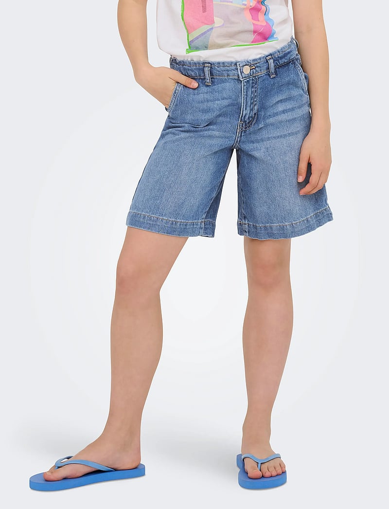Kids Only - KOGCOMET WIDE LONG SHORTS DNM DIA NOOS - short en jeans - light blue denim - 0