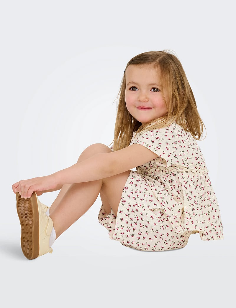 Kids Only - KMGTHYRA LIFE STRING SHORTS WVN NOOS - casual shorts - tofu - 4