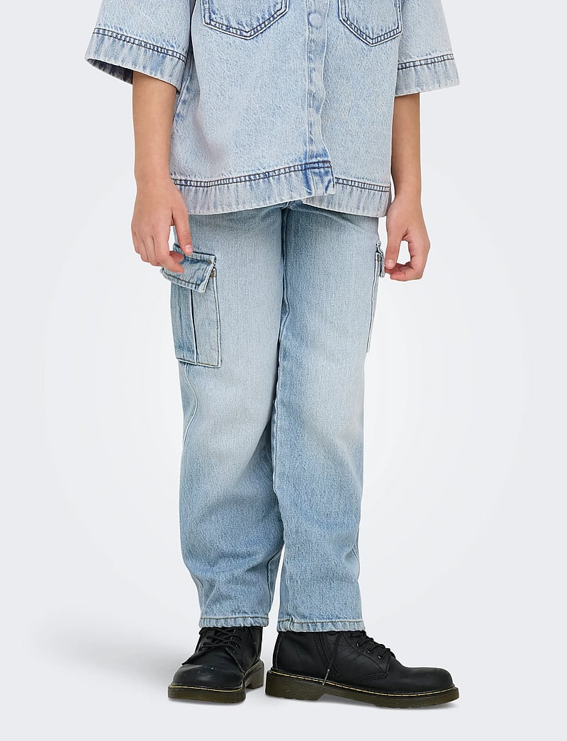 Kids Only - KOGHARMONY WIDE CARGO CARROT AZG NOOS - hosen mit weitem bein - light blue denim - 3