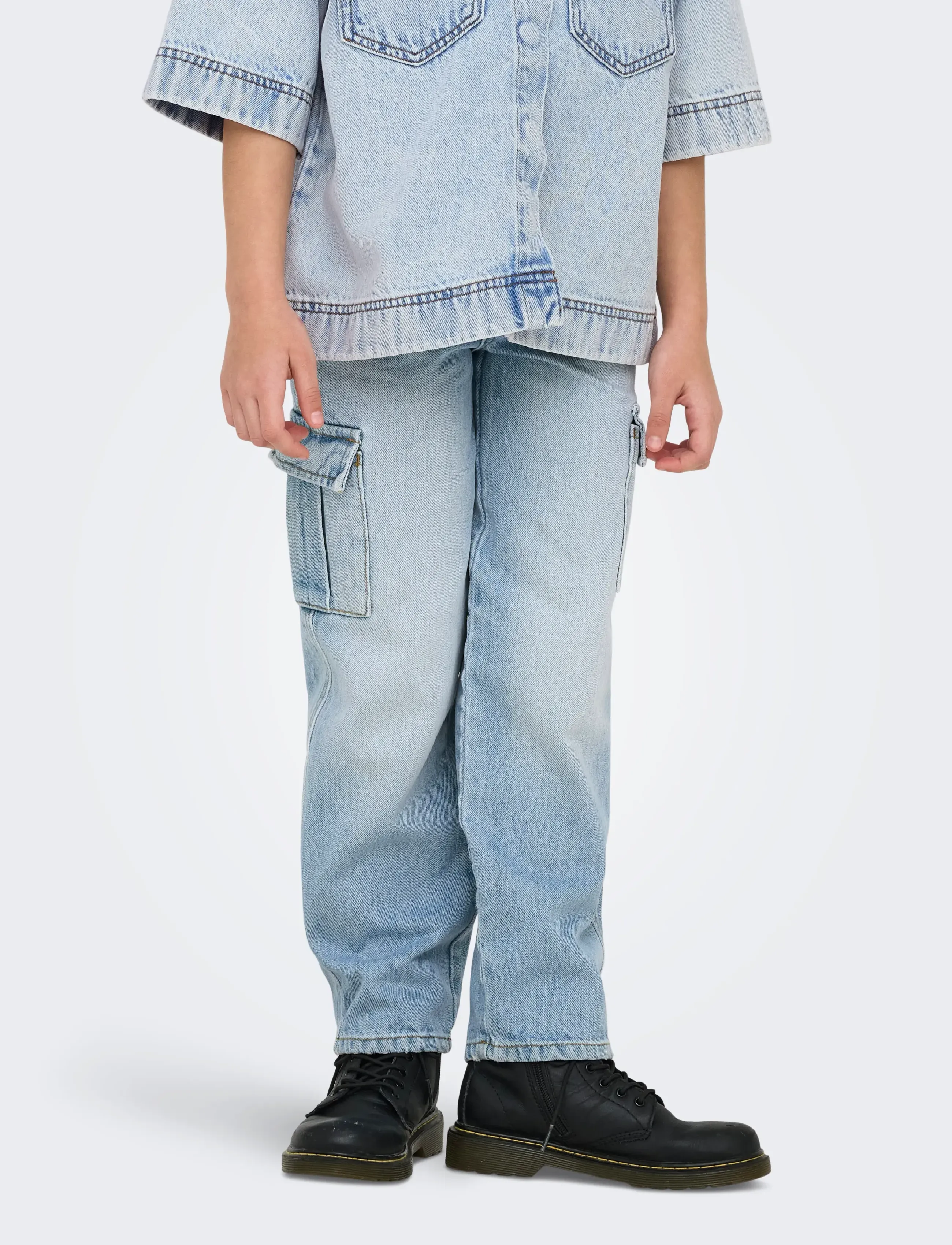 Kids Only - KOGHARMONY WIDE CARGO CARROT AZG NOOS - szerokie dżinsy - light blue denim - 3