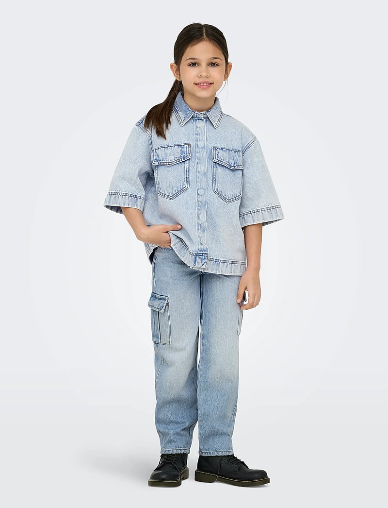 Kids Only - KOGHARMONY WIDE CARGO CARROT AZG NOOS - hosen mit weitem bein - light blue denim - 4