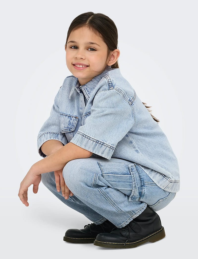 Kids Only - KOGHARMONY WIDE CARGO CARROT AZG NOOS - hosen mit weitem bein - light blue denim - 5