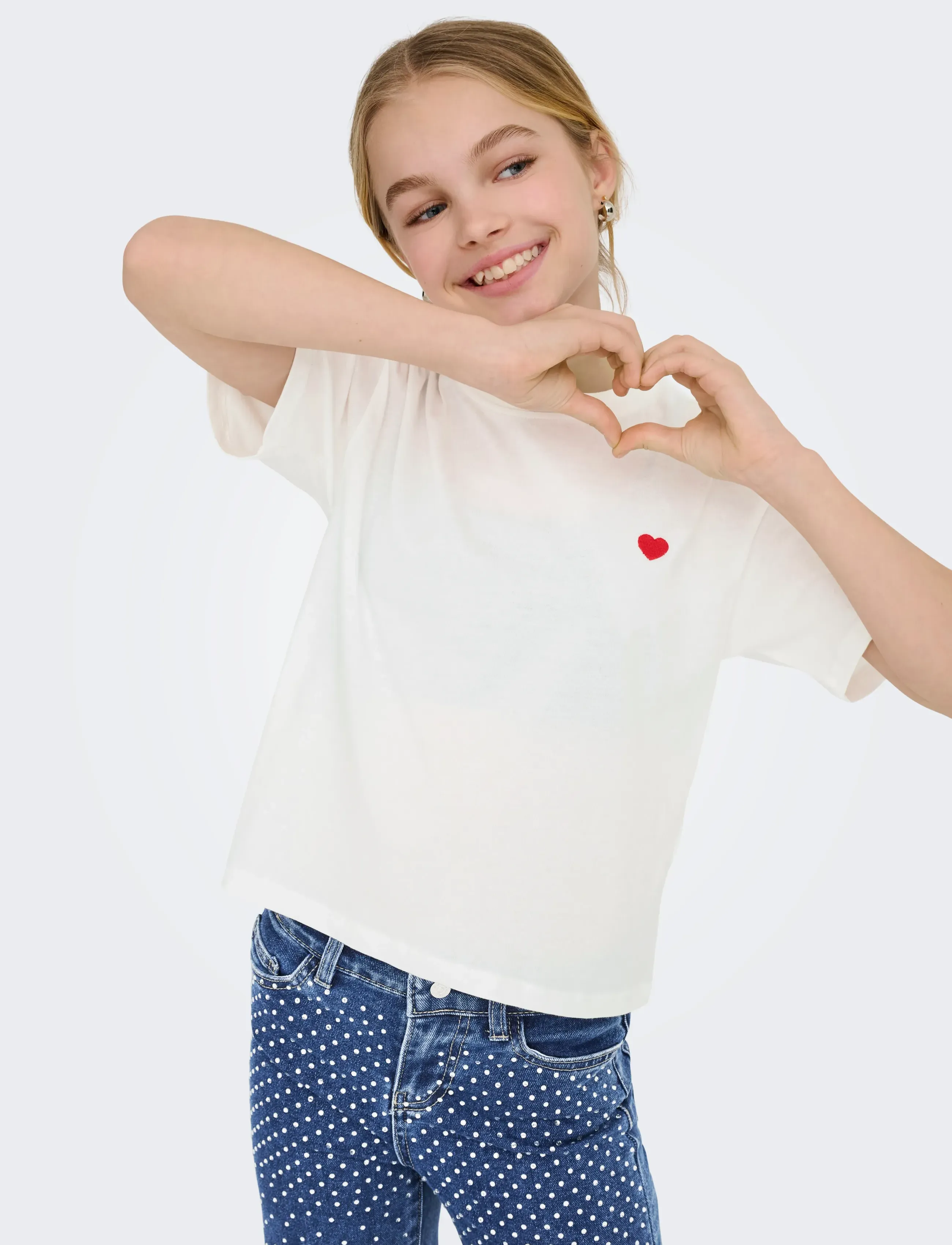 Kids Only - KOGMAIKEN LIFE CROPHEART SS TOP JRS NOOS - t-shirts à manches courtes - cloud dancer - 4