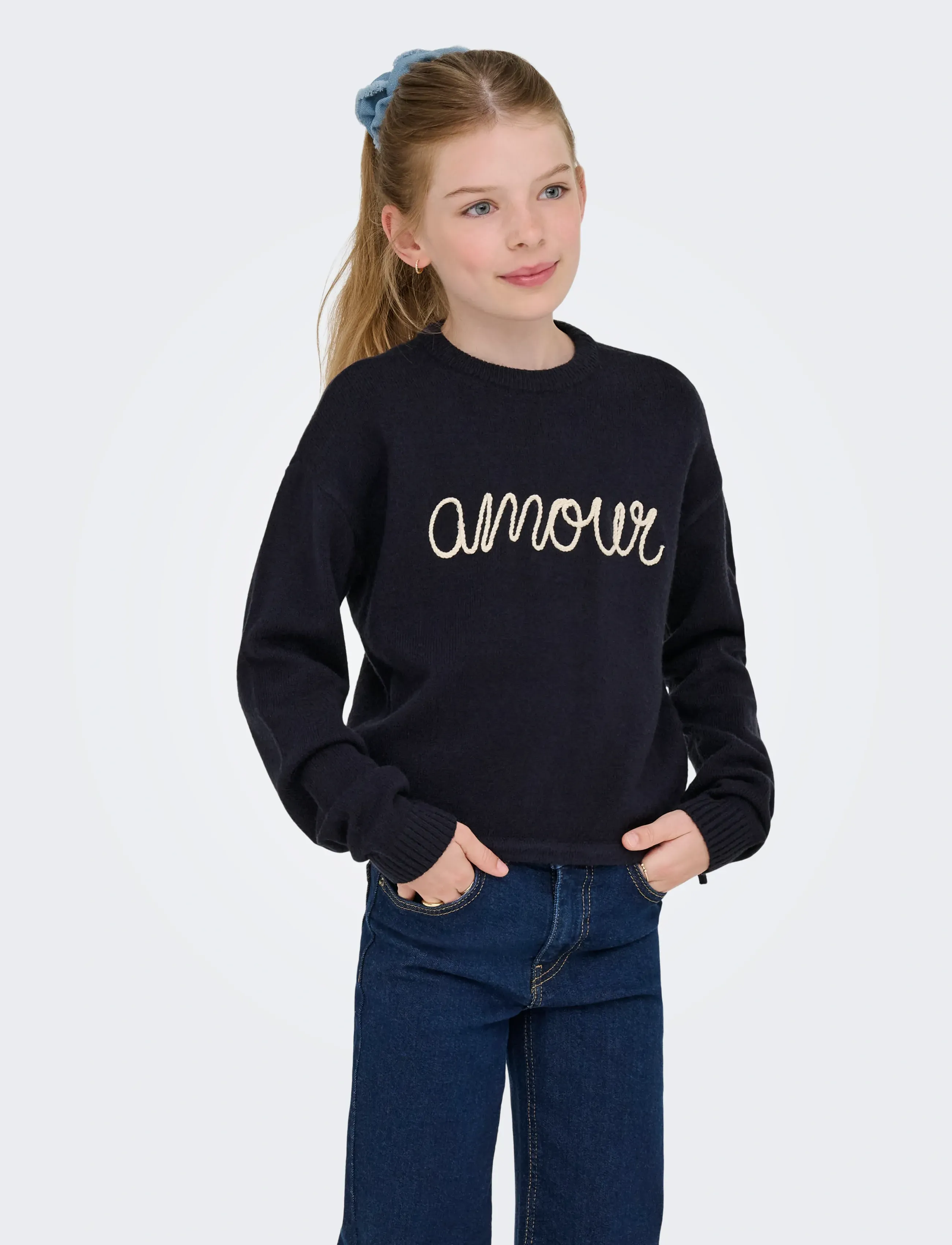 Kids Only Kogkatia Ls Text O-Neck Cp Knt, Kort Striktrøje med Tekst, Navy, Str: 122-128