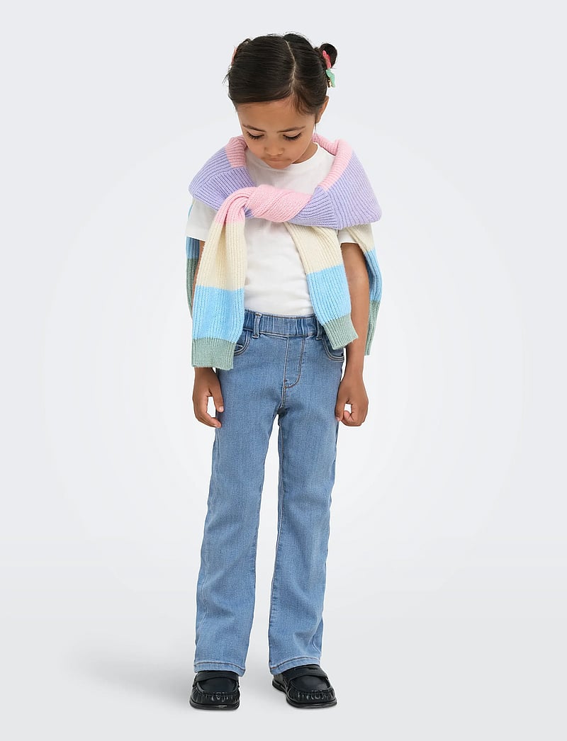Kids Only - KMGRAIN FLARED ELAST JEANS DNM NOOS - platėjantys džinsai - medium blue denim - 4
