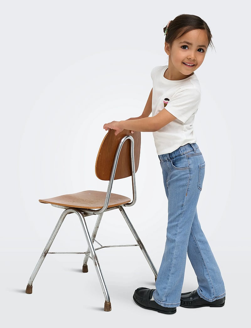 Kids Only - KMGRAIN FLARED ELAST JEANS DNM NOOS - platėjantys džinsai - medium blue denim - 5