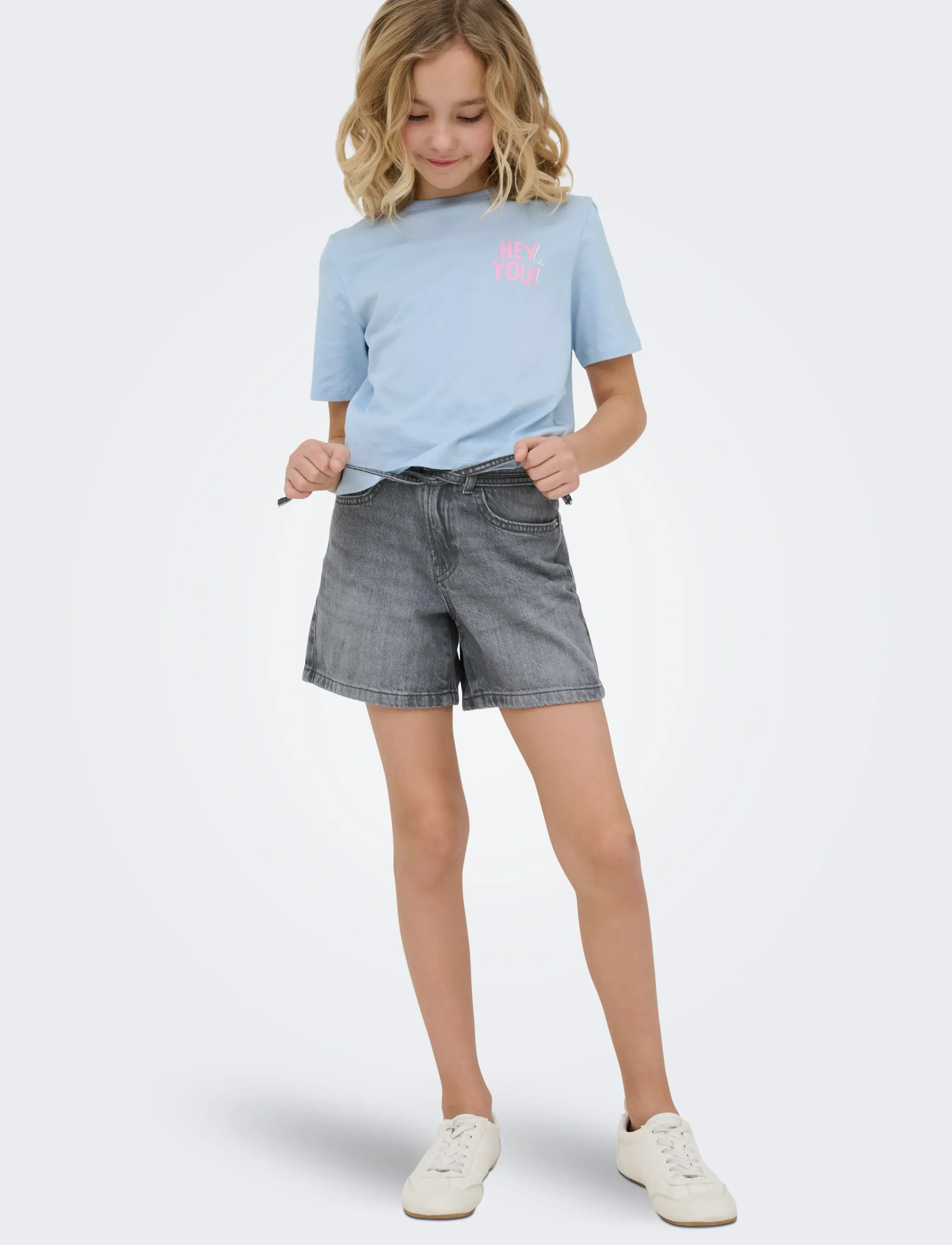 Kids Only - KOGGIANNA HW BELT SHORTS PIMBOX DNM NOOS - short en jeans - medium grey denim - 5