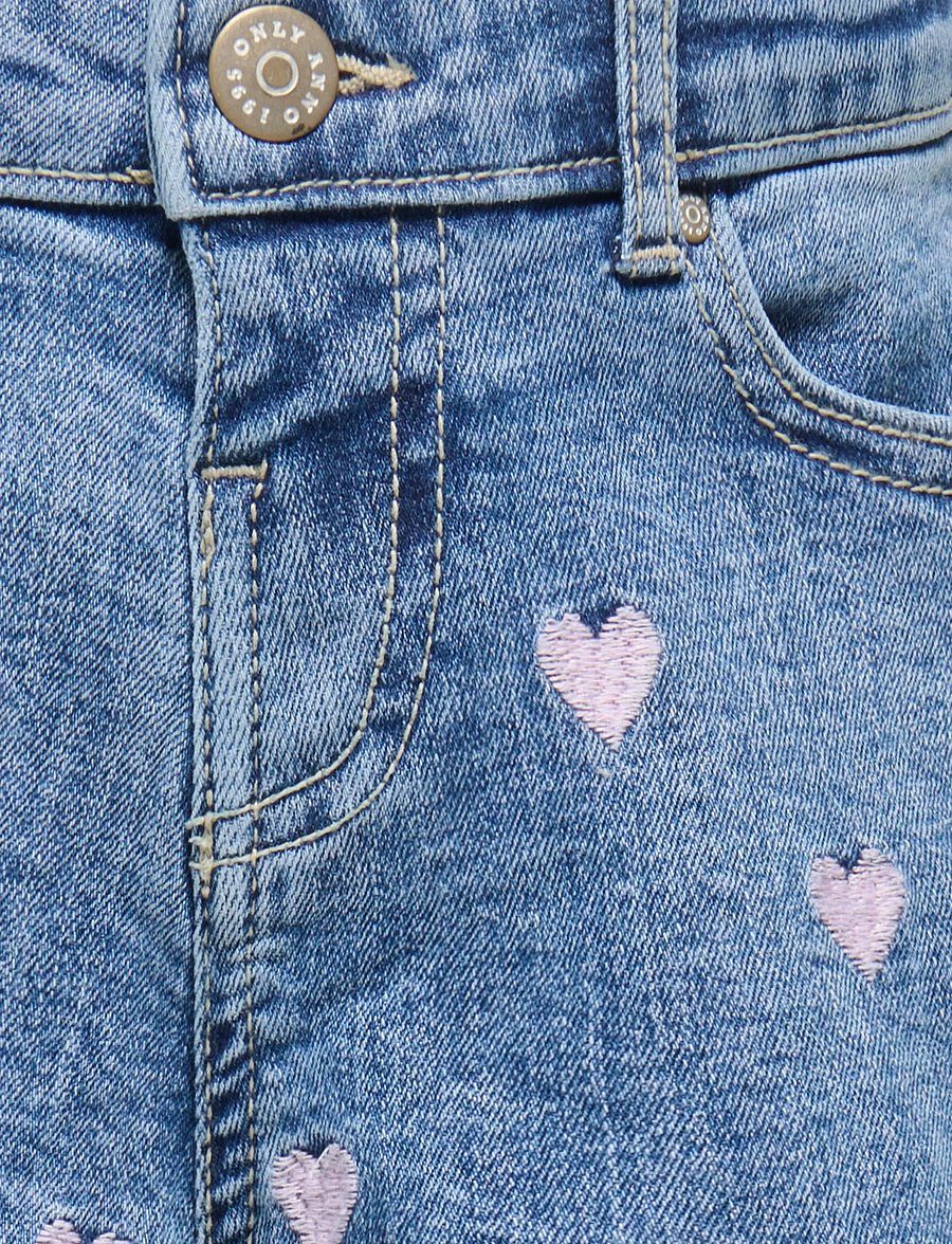 Kids Only - KMGJUICY HEART EMB SHORTS DNM NOOS - short en jeans - light medium blue denim - 2