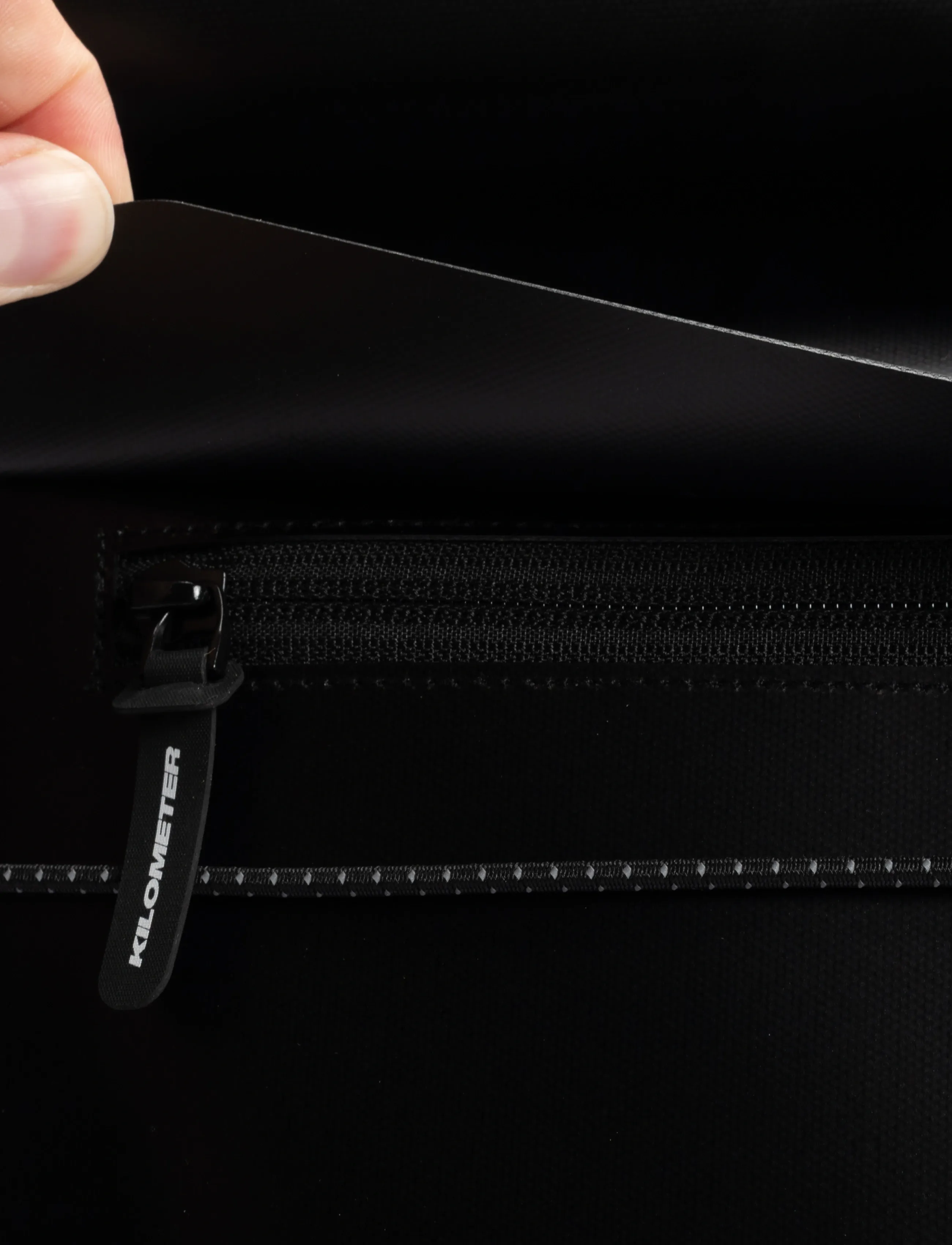 KILOMETER STUDIOS Pannier Rolltop (Incl 2 Carabiners), Mænd, Rolltop Rygsæk, Sort, Str: 22-30L