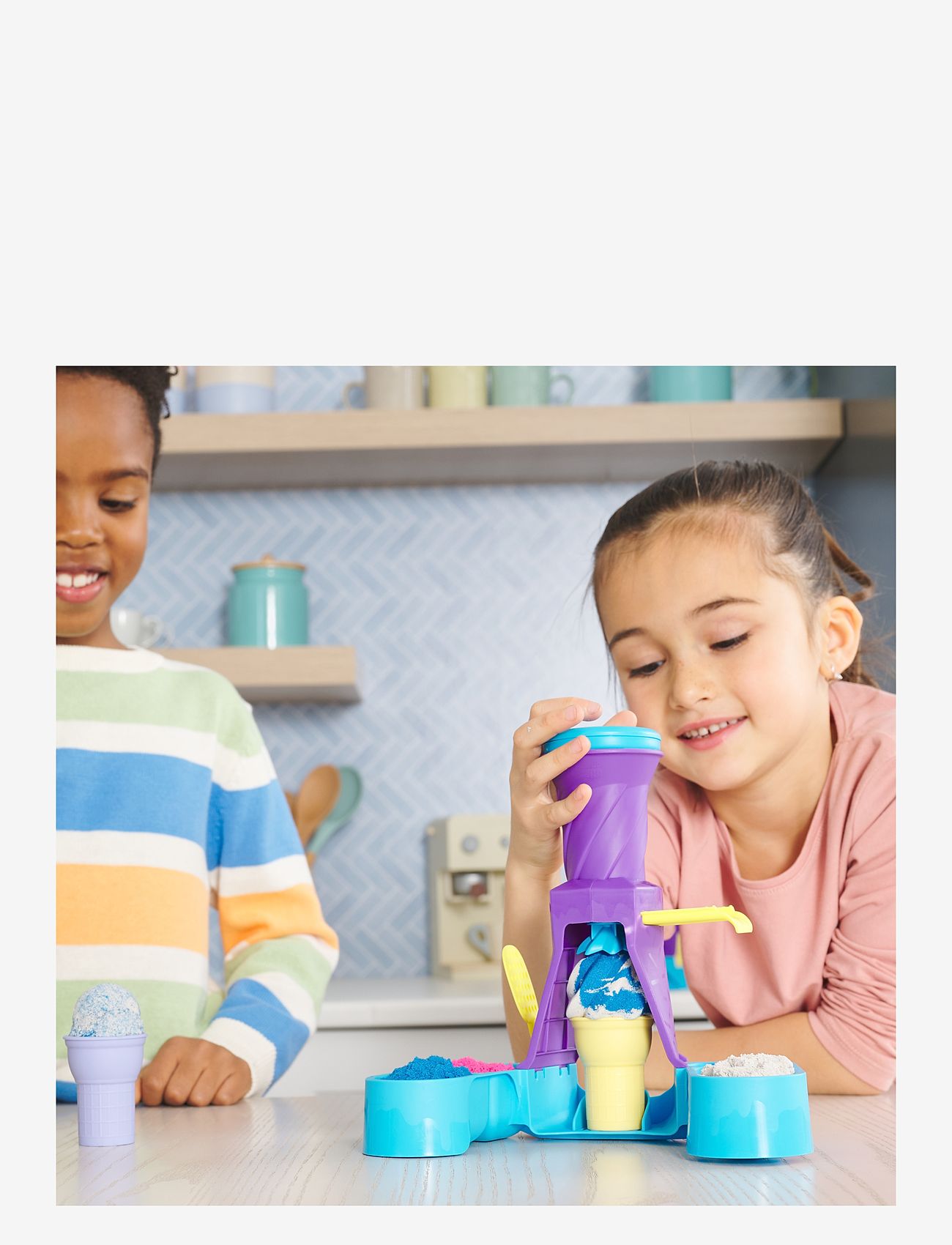 Kinetic Sand - Kinetic Sand Soft Serve Station - modelleringsleire - multi - 5
