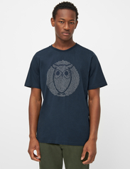 Knowledge Cotton Apparel - Regular fit owl chest print - GOTS/ - kortermede t-skjorter - total eclipse - 2