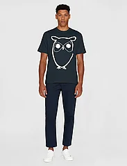 Knowledge Cotton Apparel - Regular big owl front print t-shirt - kortermede t-skjorter - total eclipse - 4