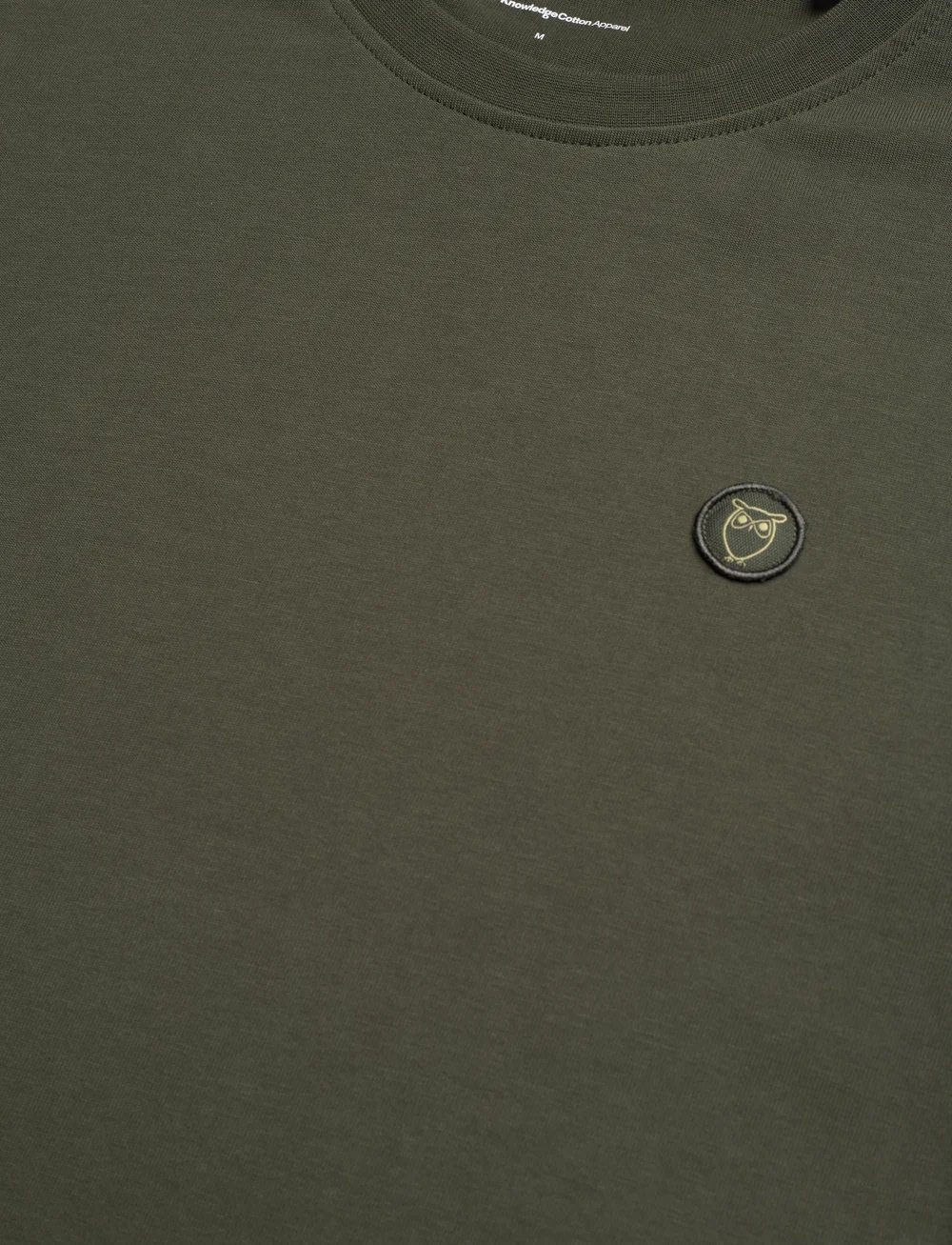 Knowledge Cotton Apparel - LOKE badge tee - Regenerative Organ - kortærmede t-shirts - forrest night - 3