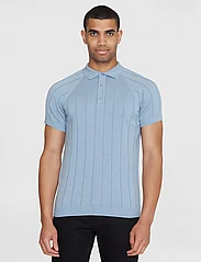 Knowledge Cotton Apparel - Regular short sleeved striped knitt - män - asley blue - 2