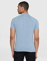 Knowledge Cotton Apparel - Regular short sleeved striped knitt - herren - asley blue - 3